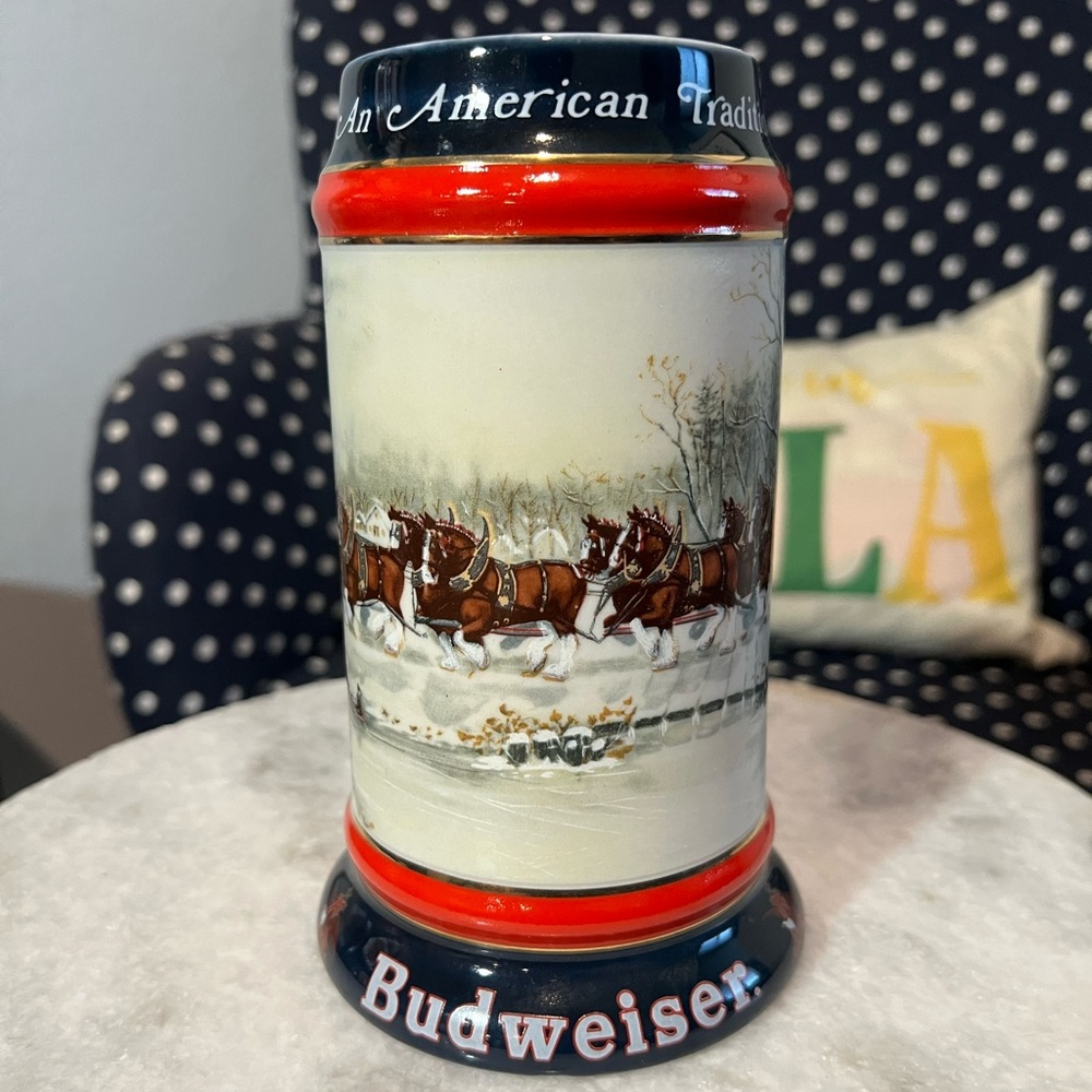 1990 Budweiser collectors holiday beer stein